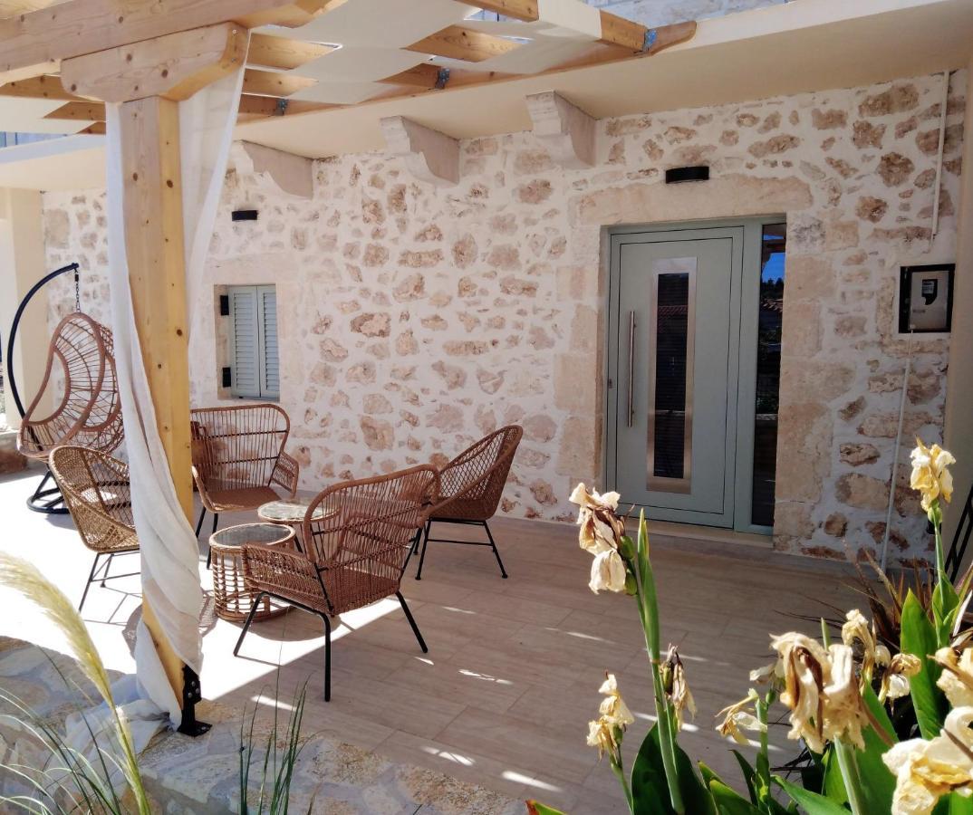 Mangata Suites Homes With Private Pools Σπαρτοχώρι Εξωτερικό φωτογραφία